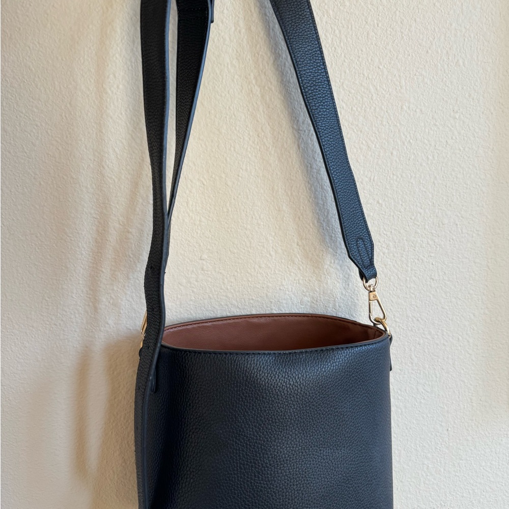 Bucket bag - Picture 3 of 9
